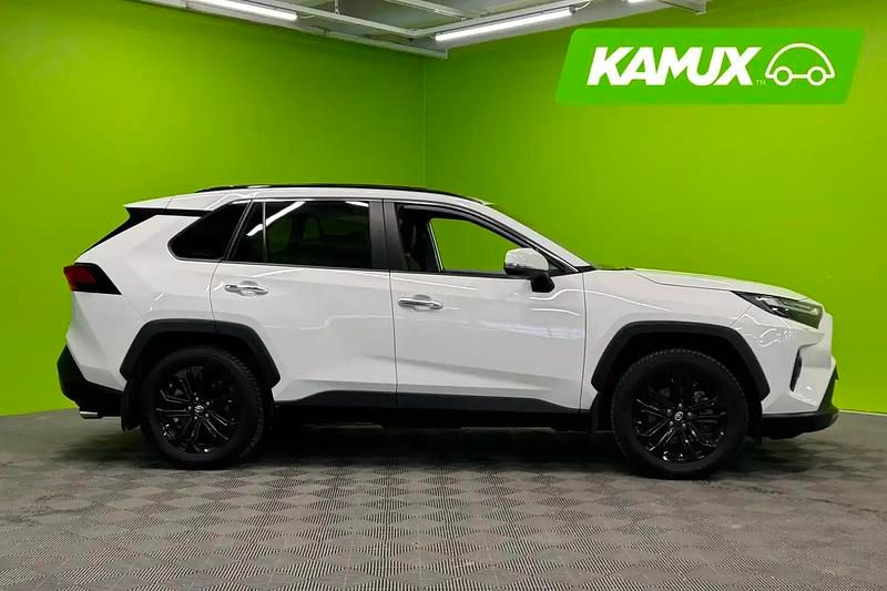 Käytetty Toyota RAV4 Hybrid Comfort 178 HP (130 kW) 2023 Valkoinen Katumaasturi