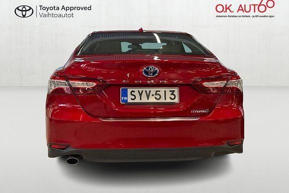 Käytetty Toyota Camry Business Edition 176 HP (129 kW) 2021 Punainen Sedan