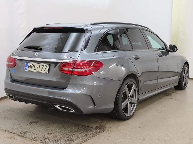 Käytetty Mercedes C220 AMG 194 HP (142 kW) 2019 Harmaa Farmari