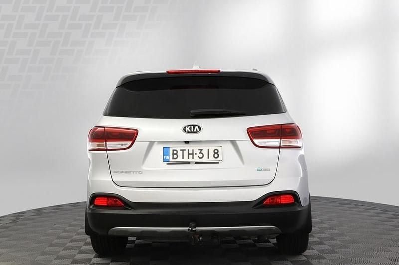 Käytetty Kia Sorento 200 HP (147 kW) 2015 Hopea Katumaasturi
