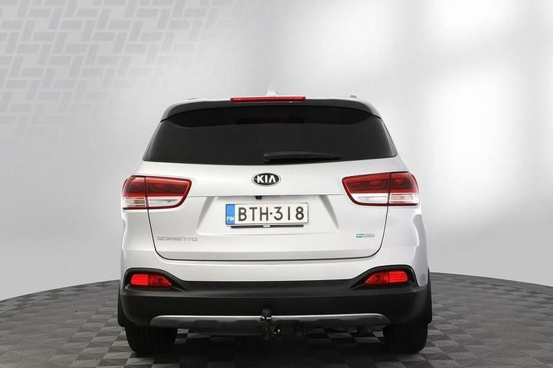 Käytetty Kia Sorento 200 HP (147 kW) 2015 Hopea Katumaasturi