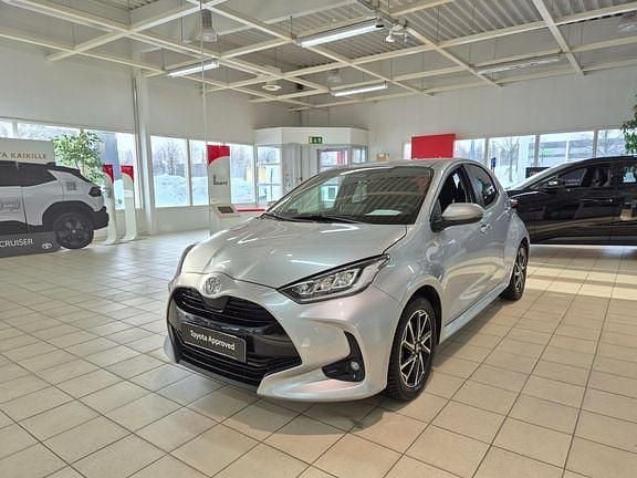 Käytetty Toyota Yaris Plus 114 HP (83 kW) 2025 Hopea Viistoperä