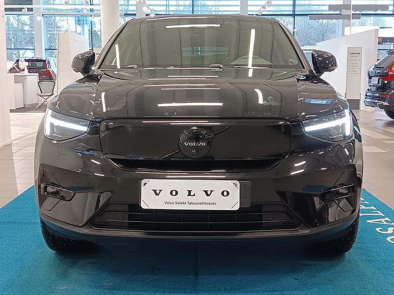 Käytetty Volvo EC40 Performance 325 kW (442 HP) 2025 Musta Katumaasturi