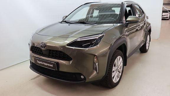 Käytetty Toyota Yaris Cross Active 114 HP (83 kW) 2025 Ruskea (beige) Katumaasturi