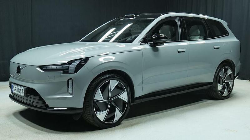 Käytetty Volvo EX90 Performance 380 kW (517 HP) 2025 Harmaa Katumaasturi