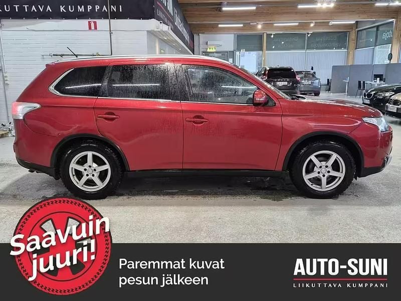 Käytetty Mitsubishi Outlander Intense 150 HP (110 kW) 2014 Katumaasturi