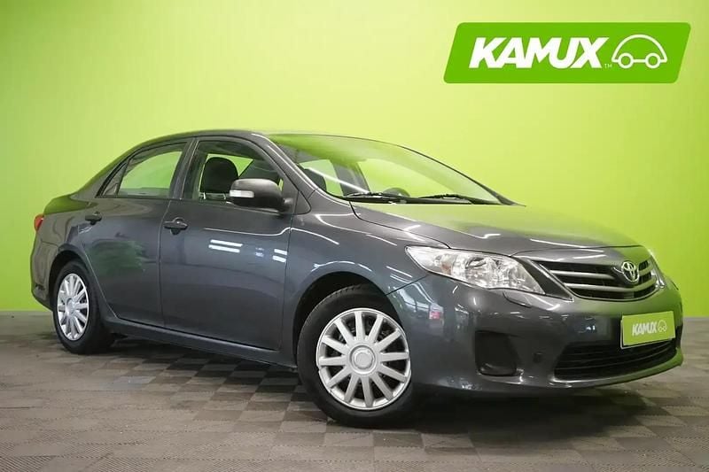 Käytetty Toyota Corolla Terra 132 HP (97 kW) 2012 Hopea / harmaa Sedan