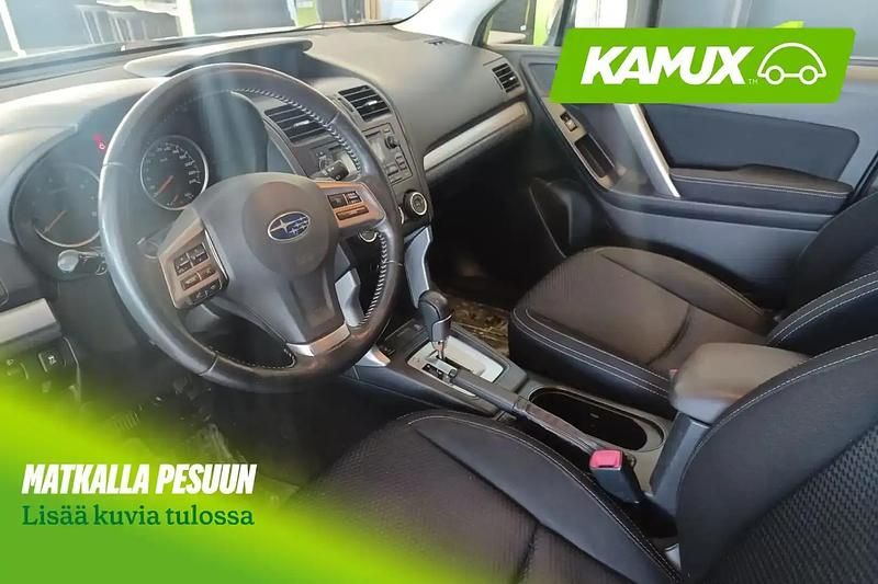 Käytetty Subaru Forester 150 HP (110 kW) 2014 Hopea / harmaa Katumaasturi