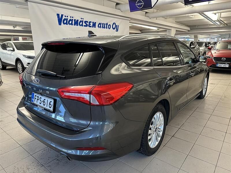 Käytetty Ford Focus Trend 101 HP (74 kW) 2021 Harmaa Farmari