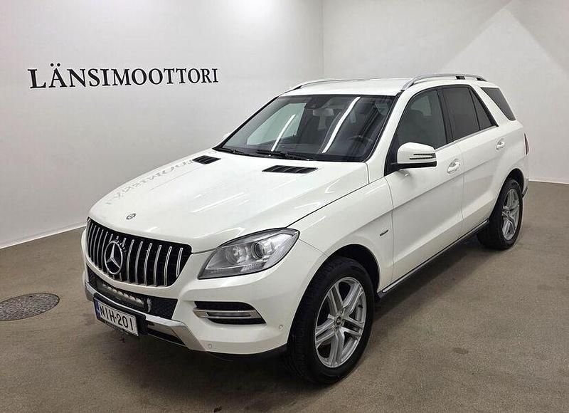 Käytetty Mercedes ML250 204 HP (150 kW) 2011 Katumaasturi