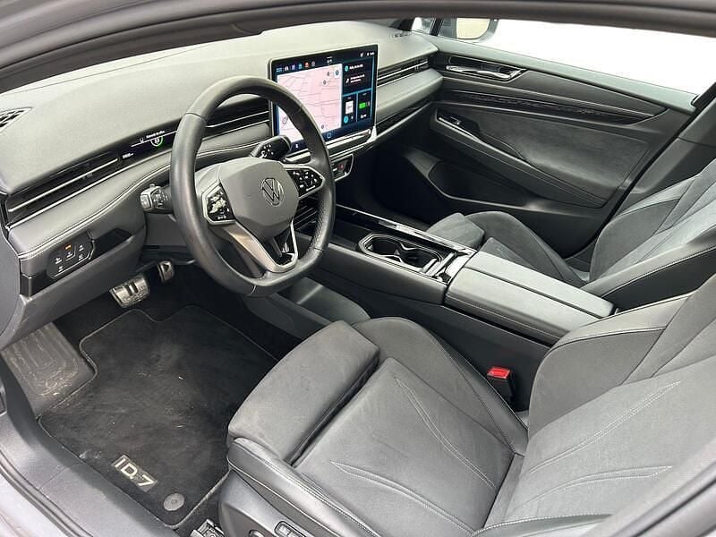 Käytetty VW ID.7 Pro 210 kW (286 HP) 2025 Harmaa Farmari