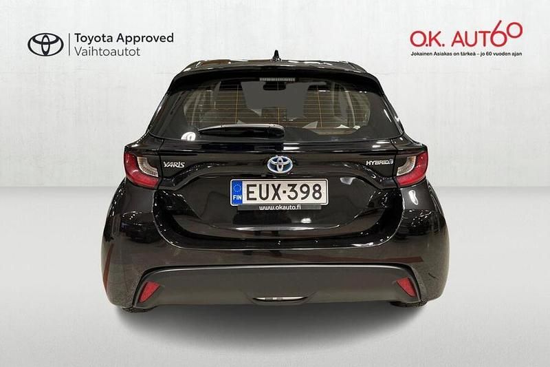 Käytetty Toyota Yaris Hybrid Active 116 HP (85 kW) 2023 Viistoperä