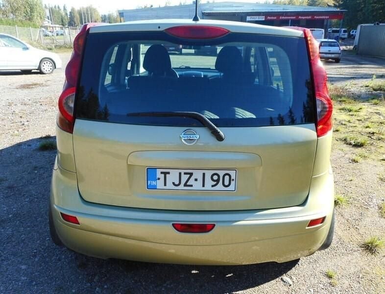 Käytetty Nissan Note Visia 88 HP (64 kW) 2010 Tila-auto