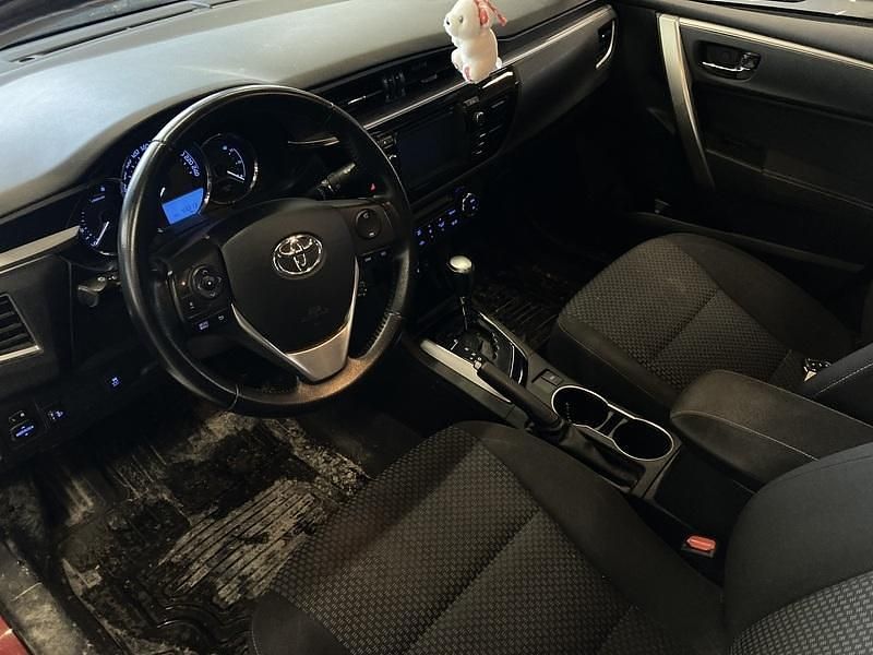 Käytetty Toyota Corolla Multidrive S 132 HP (97 kW) 2014 Sedan