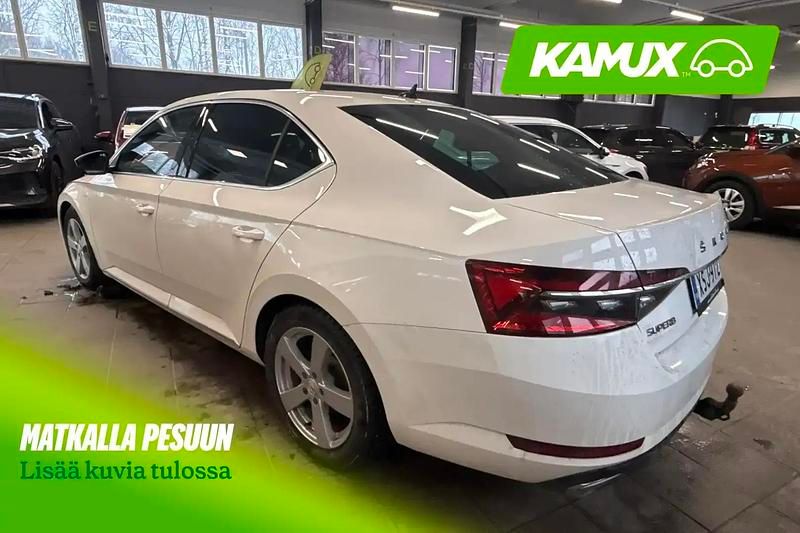 Käytetty Skoda Superb LAURIN & KLEMENT 156 HP (114 kW) 2020 Valkoinen Sedan