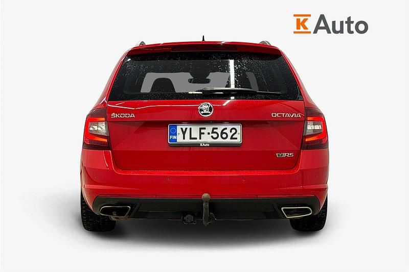 Käytetty Skoda Octavia Business Line 184 HP (135 kW) 2019 Punainen Farmari