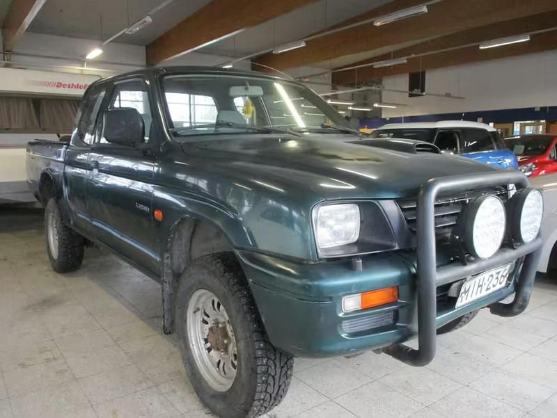 Vihreä Käytetty 1998 Mitsubishi L200 Nouto | 4 780 € - Kuva 1/4