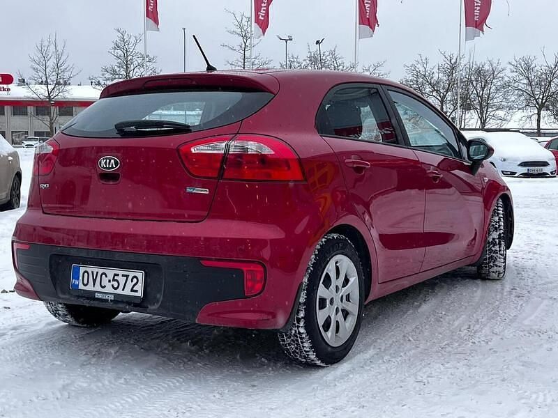 Käytetty Kia Rio LX 84 HP (61 kW) 2016 Viistoperä
