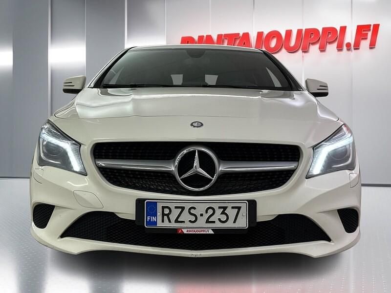 Käytetty Mercedes CLA220 Business 177 HP (130 kW) 2016 Sedan
