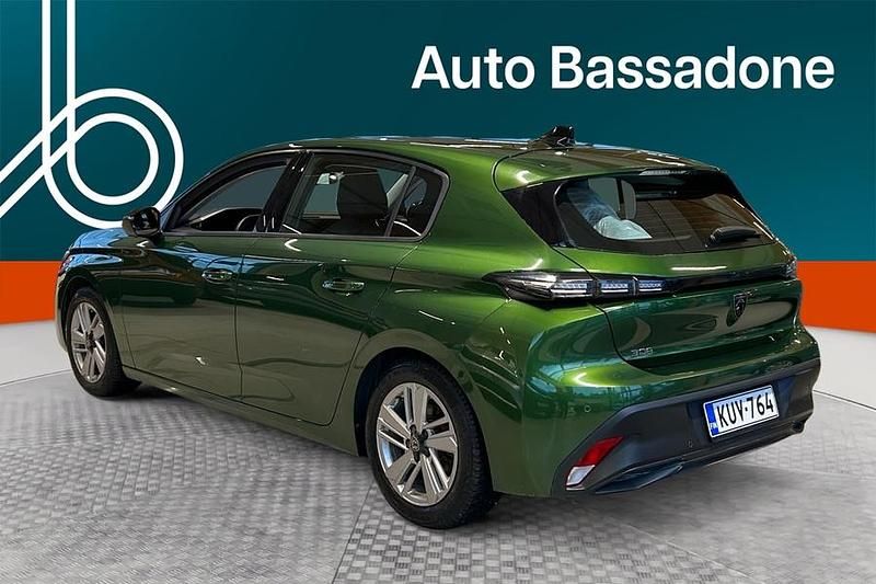 Käytetty Peugeot 308 Active 131 HP (96 kW) 2022 Viistoperä