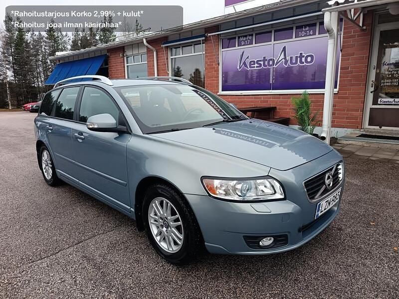 Sininen Käytetty 2011 Volvo V50 Standard Farmari | 5 650 € (Hyvä tarjous) - Kuva 1/4