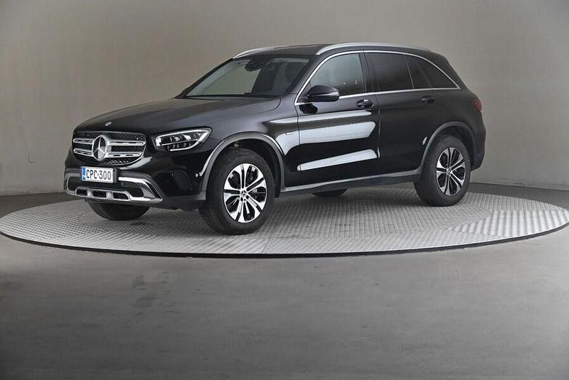Käytetty 2021 Mercedes GLC300e Advantage Katumaasturi | 36 900 € (Perustarjous) - Kuva 1/4
