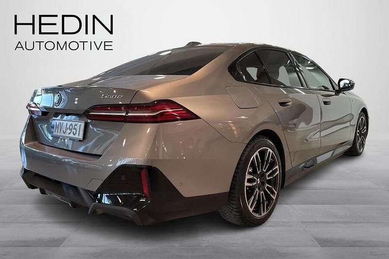 Käytetty BMW 550e M Sport 490 HP (360 kW) 2024 Sedan