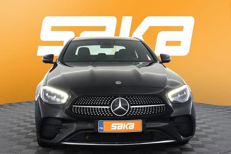 Käytetty Mercedes E300 AMG 313 HP (230 kW) 2023 Sedan