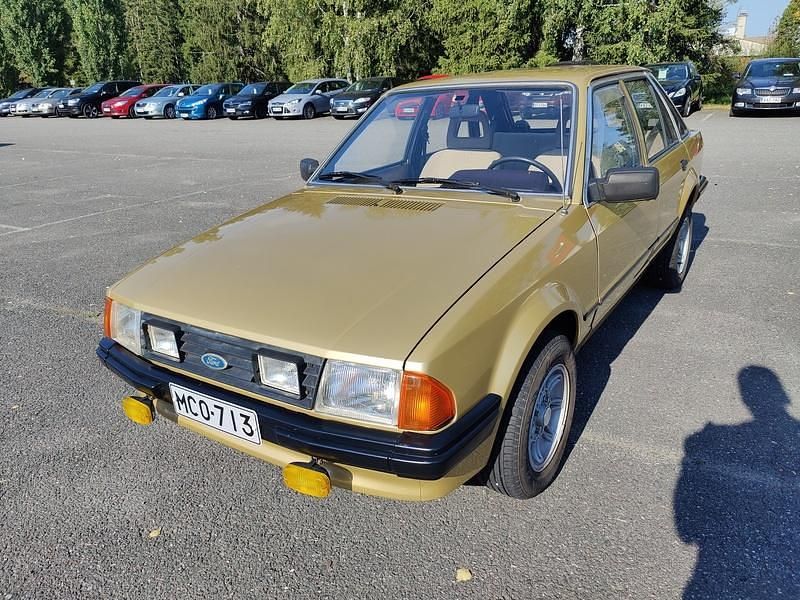 Ruskea Käytetty 1981 Ford Escort Viistoperä | 5 990 € - Kuva 1/4