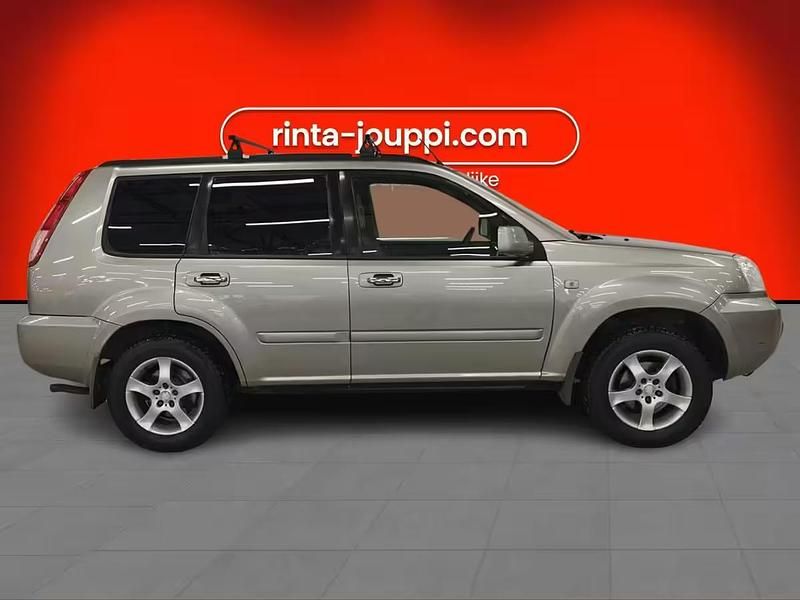 Käytetty Nissan X-Trail Comfort 2007 Katumaasturi