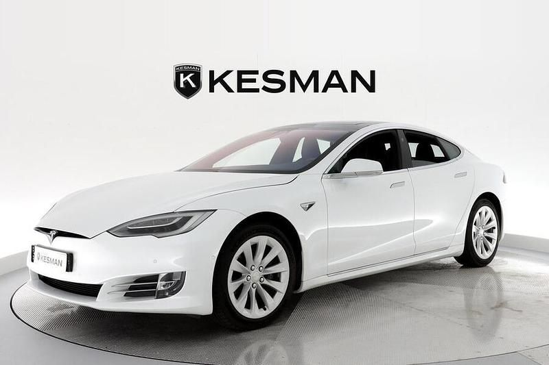 Käytetty Tesla Model S 450 kW (613 HP) 2018 Viistoperä