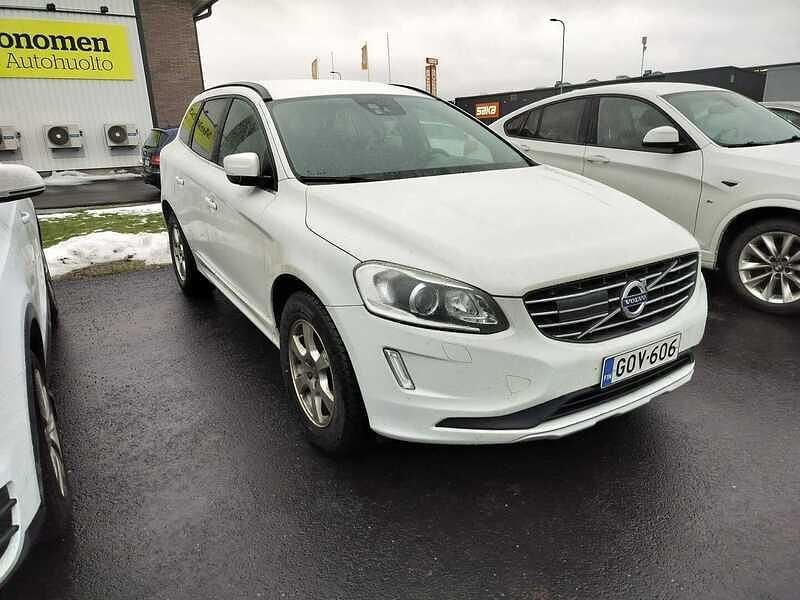 Käytetty 2016 Volvo XC60 Momentum Katumaasturi | 22 900 € (Hyvä tarjous) - Kuva 1/3