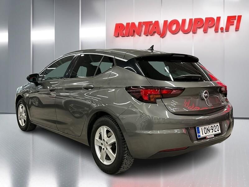 Käytetty Opel Astra Innovation 105 HP (77 kW) 2018 Viistoperä
