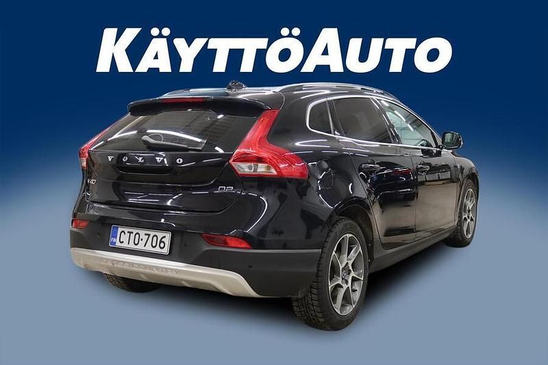 Käytetty Volvo V40 Ocean Race 114 HP (83 kW) 2015 Musta Viistoperä