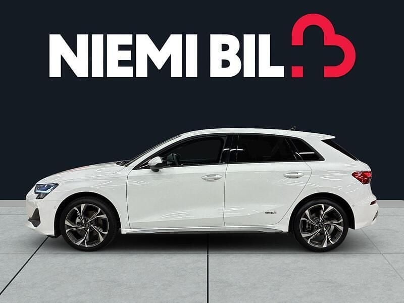 Käytetty Audi A3 Sportback Advanced 2025 Viistoperä
