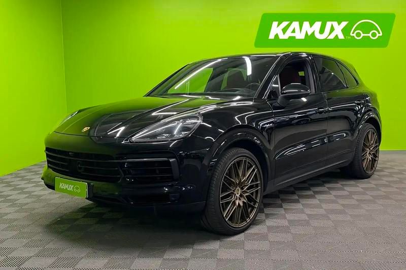 Käytetty Porsche Cayenne 628 HP (461 kW) 2020 Musta Katumaasturi