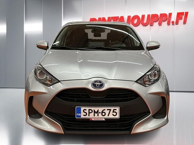 Käytetty Toyota Yaris Hybrid Active 116 HP (85 kW) 2023 Viistoperä