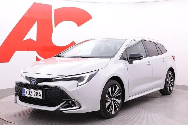 Käytetty Toyota Corolla Edition 140 HP (102 kW) 2025 Harmaa Farmari