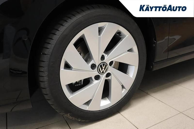Uusi VW Golf VIII Comfortline 204 HP (150 kW) 2026 Mythosmusta, metall Viistoperä