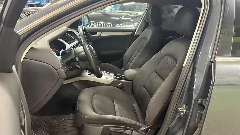 Käytetty Audi A4 Business 179 HP (131 kW) 2009 Hopea / harmaa Farmari