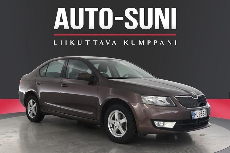 Käytetty Skoda Octavia Ambition 140 HP (102 kW) 2013 Ruskea Viistoperä