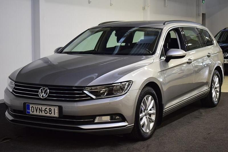 Käytetty VW Passat Comfortline 125 HP (91 kW) 2017 Farmari