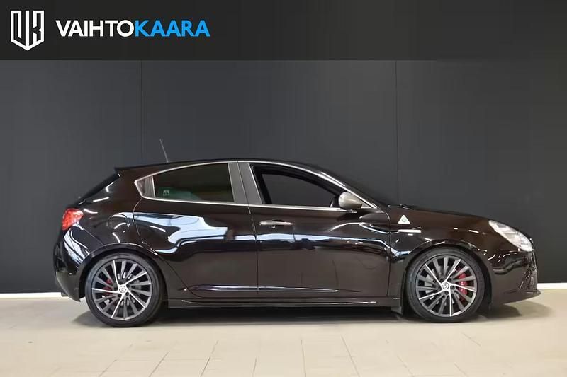 Käytetty Alfa Romeo Giulietta Quadrifoglio Verde 2015 Viistoperä