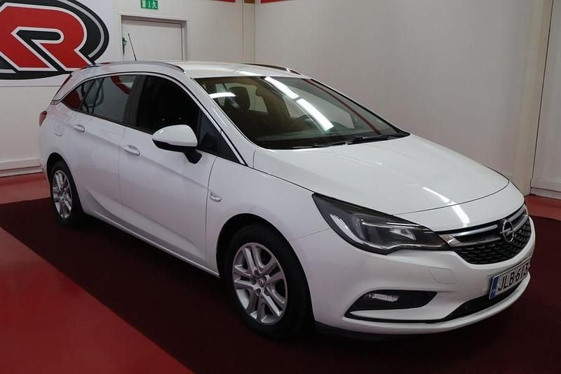 Käytetty Opel Astra Comfort 105 HP (77 kW) 2019 Valkoinen Farmari