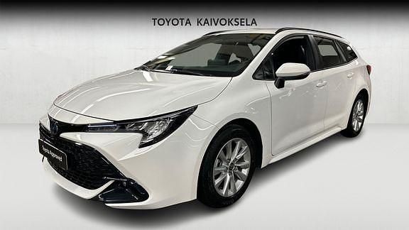 Valkoinen Käytetty 2024 Toyota Corolla Active Farmari | 28 990 € (Perustarjous) - Kuva 1/4