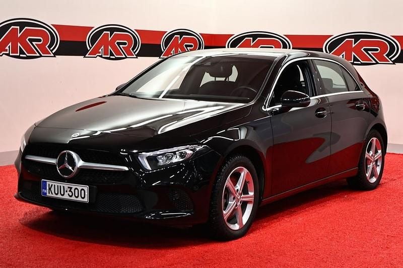 Musta Käytetty 2023 Mercedes A250 Business Viistoperä | 25 900 € (Hyvä tarjous) - Kuva 1/4