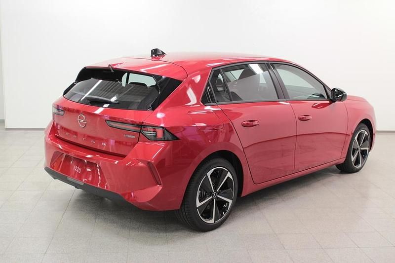 Käytetty Opel Astra Innovation 180 HP (132 kW) 2023 Viistoperä
