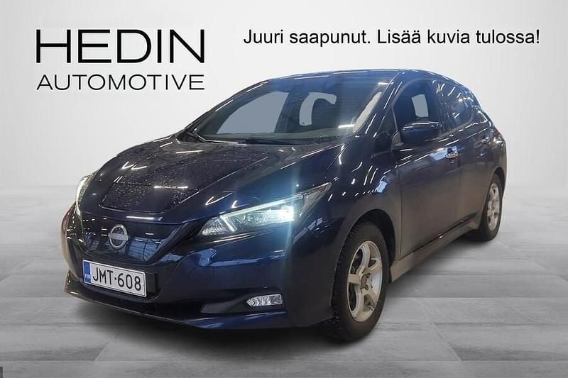 Käytetty Nissan Leaf Tekna 160 kW (218 HP) 2022 Sininen Viistoperä
