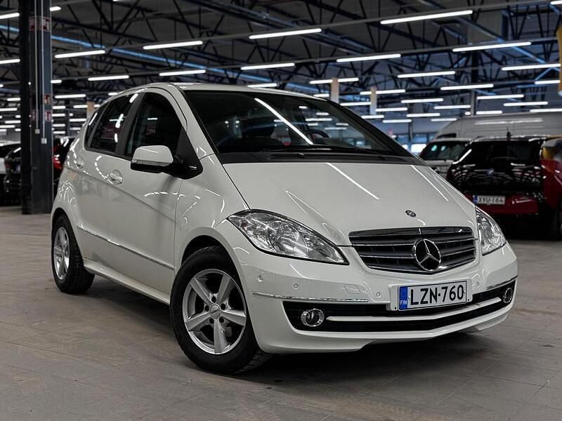 Käytetty Mercedes A160 Business 95 HP (69 kW) 2012 Tila-auto