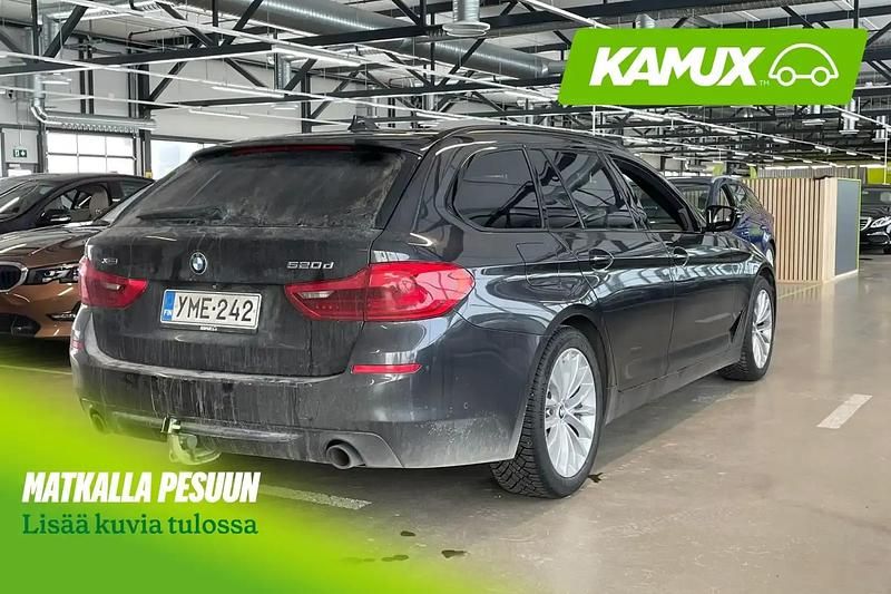 Käytetty BMW 520 Sport Line 190 HP (139 kW) 2019 Hopea / harmaa Farmari